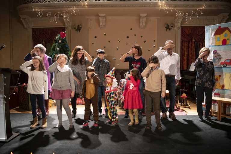 Los brincos del payaso más solidario