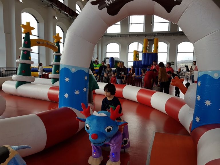 La Central de los Sueños abre las puertas de la ilusión a los niños de Puertollano