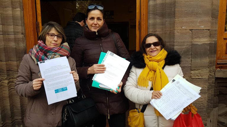 La Plataforma Ciudadana de Puertollano entrega al Ayuntamiento 5.695 firmas contra la subida del IBI