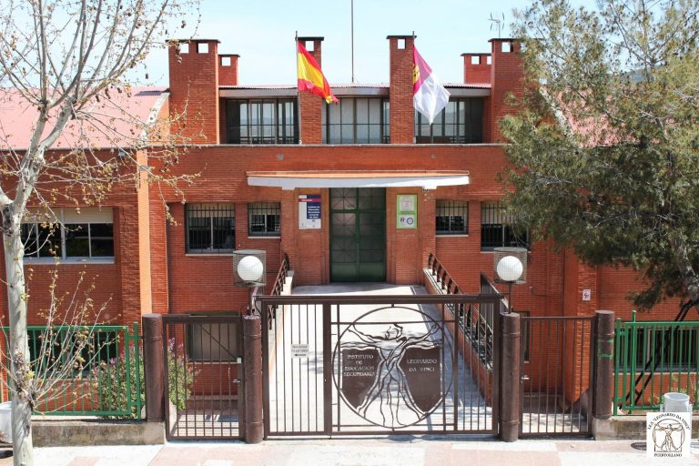 Yolanda y Álvaro, alumnos del IES Leonardo da Vinci de Puertollano, reciben el premio extraordinario de Formación Profesional