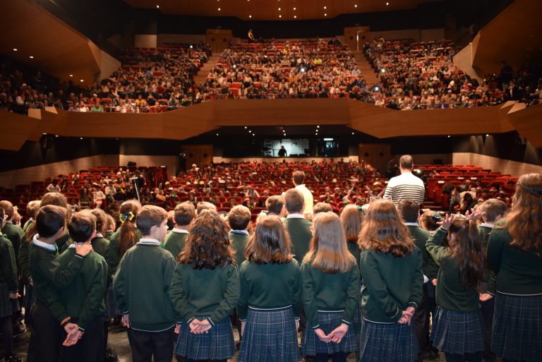 Puertollano: La Navidad cantada por más de mil escolares en la Muestra de Villancicos
