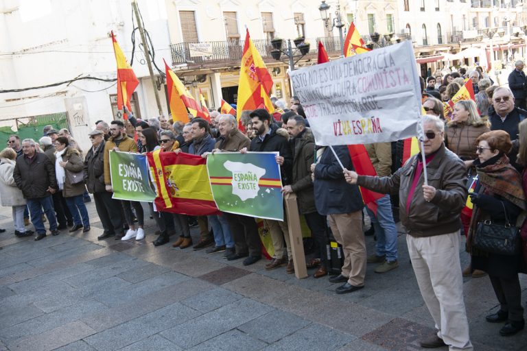 Reclaman al Gobierno que respete la soberanía del pueblo español y la Constitución