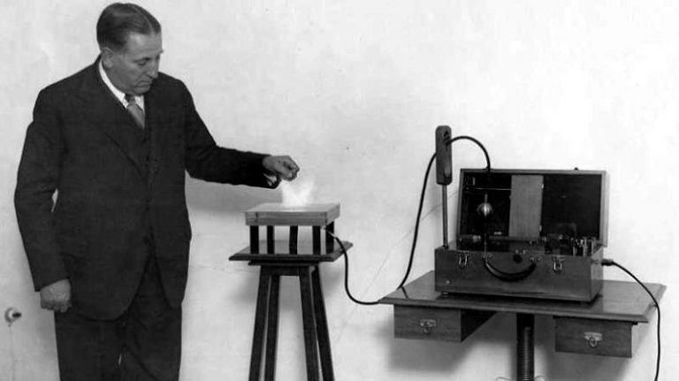 Ediciones Puertollano presenta este miércoles «El rayo indomable», la primera biografía novelada de Mónico Sánchez