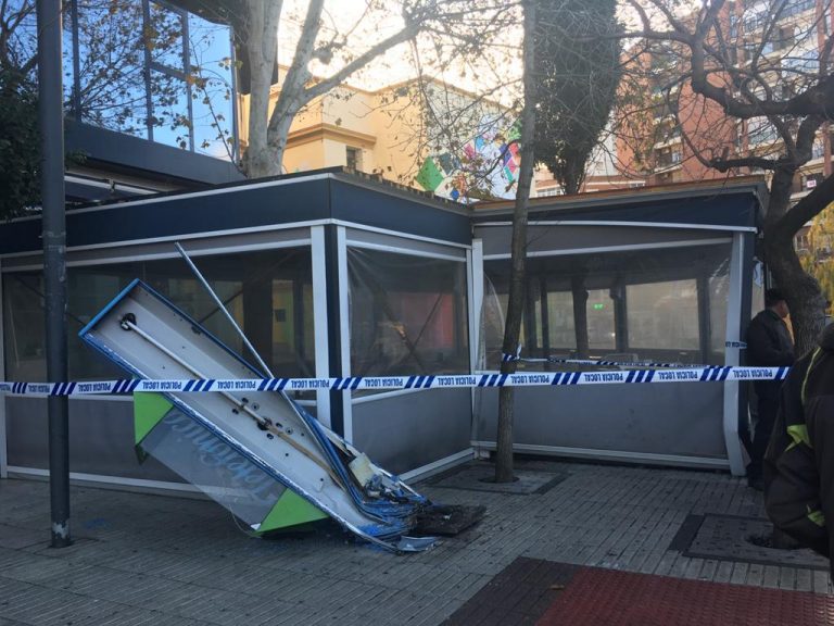 Puertollano: Un conductor bebido arremete contra el chiringuito del hotel Santa Eulalia