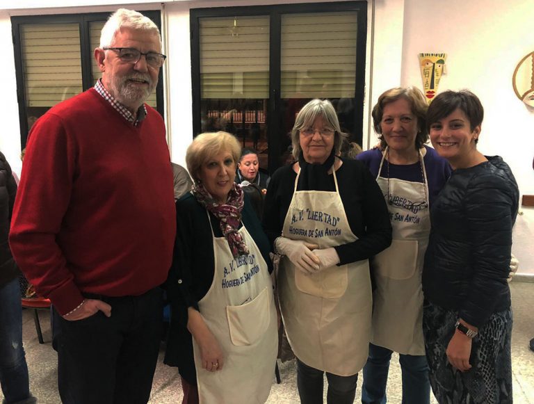 Puertollano: Isabel Rodríguez subraya el valor de salvaguardar las tradiciones en la Asociación de Vecinos Libertad