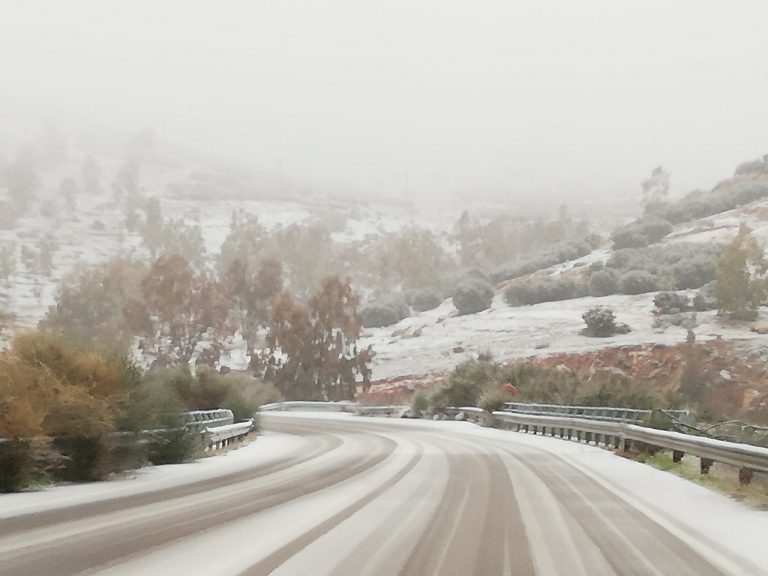 Tres centros educativos de la provincia cierran sus puertas debido al temporal, que también ha afectado a ocho rutas de transporte escolar