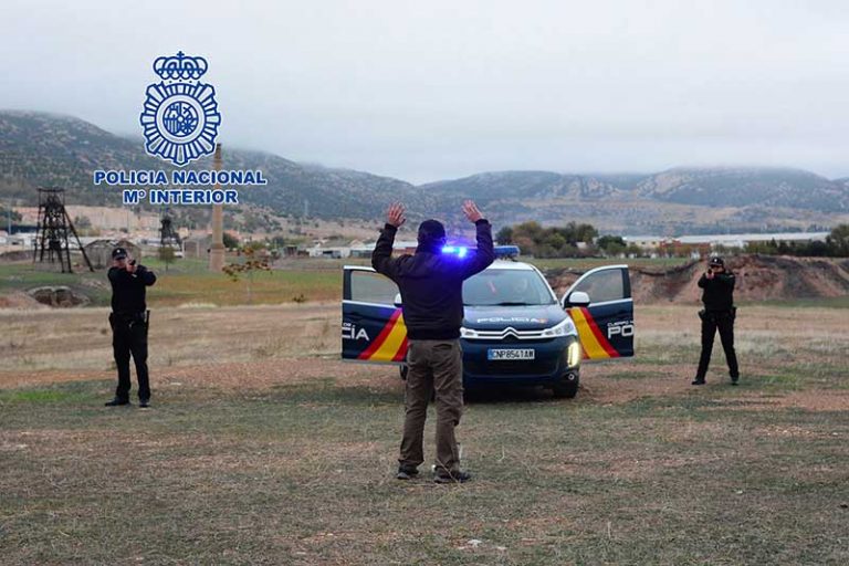 La Policía Nacional realiza un simulacro de actuación ante situaciones de crisis en el complejo industrial de Puertollano