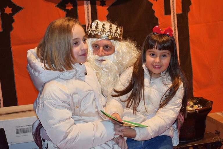 Los Magos de Oriente llenan de ilusión a los niños de Puertollano