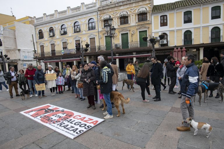 Concentración contra la caza en la Plaza Mayor de Ciudad Real