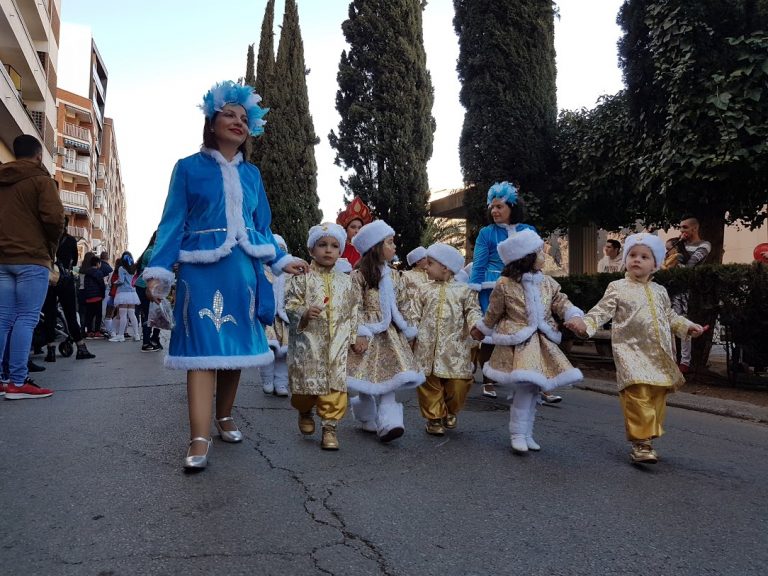 De metaleros a teleñecos: multitudinario desfile infantil de carnaval en Puertollano