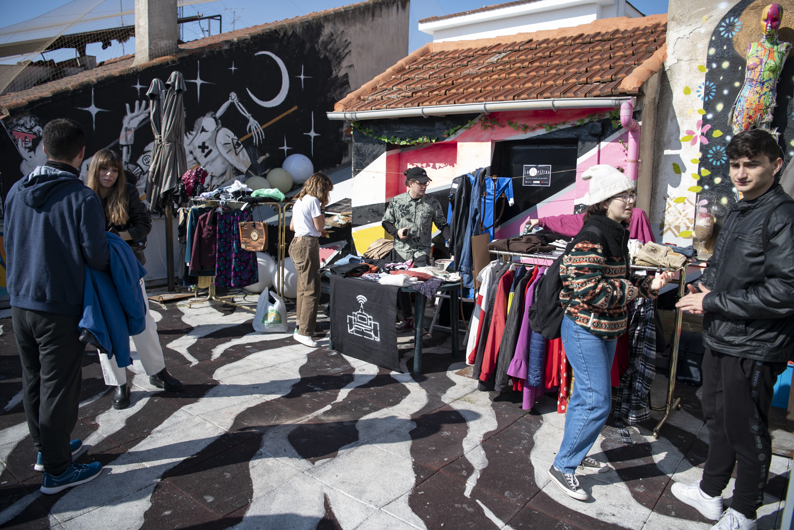 falta Degenerar Frotar El mercadillo de segunda mano 'que faltaba' en Ciudad Real arranca con gran  acogida | MiCiudadReal.es