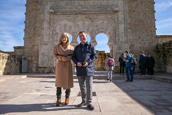 García-Page muestra su apoyo a las casas regionales de Castilla-La Mancha repartidas por España con el compromiso de visitarlas todas