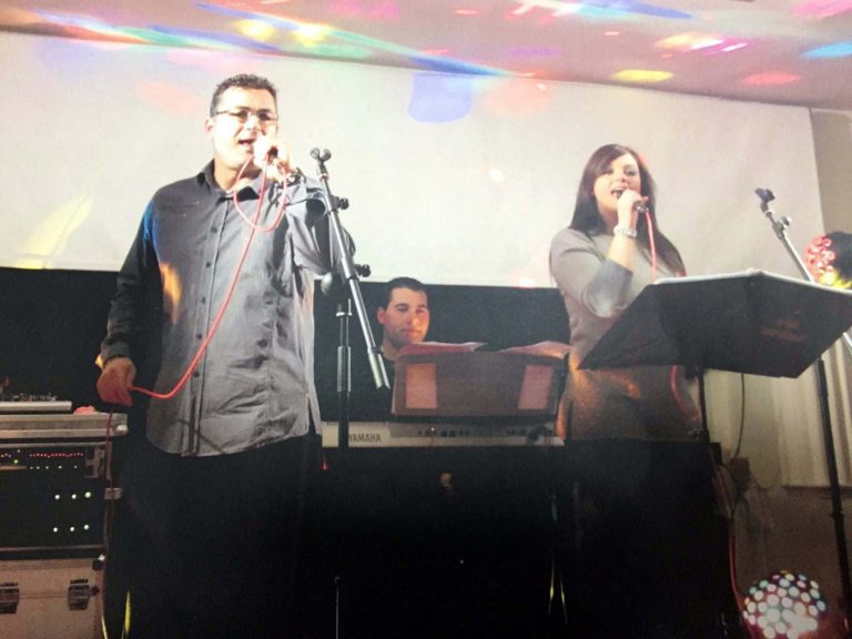 Puertollano: El grupo de música «A tu ritmo» hace el vermú del confinamiento