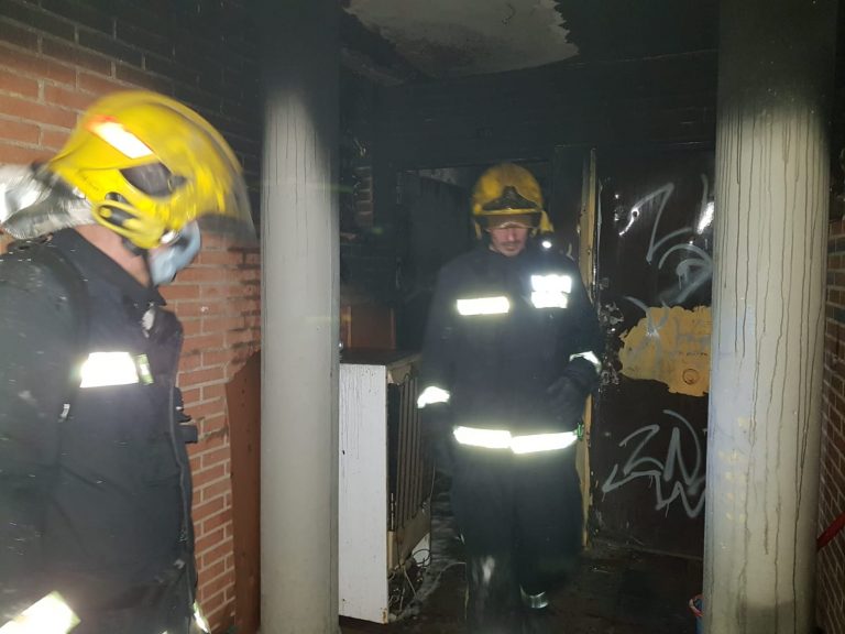 Puertollano: Importantes daños tras un incendio declarado en el bloque de Joan Miró 14