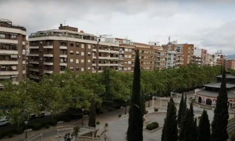Puertollano: Una cacerolada contra el Gobierno de España se deja sentir en el Paseo de San Gregorio