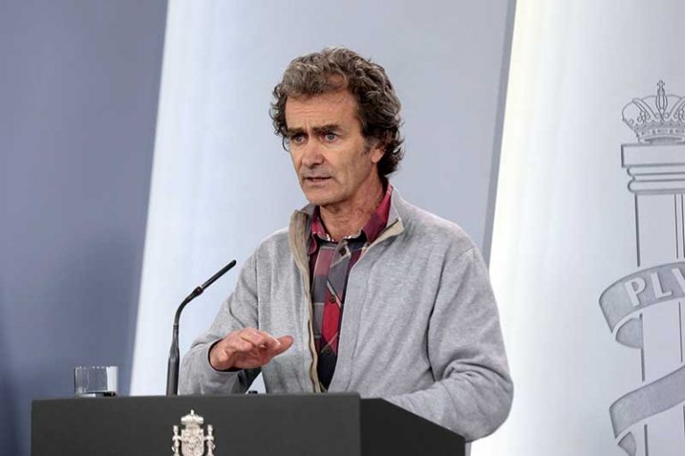 Simón dice que harán un esfuerzo porque pasen de fase todas las CCAA pero les pide que no demoren los informes
