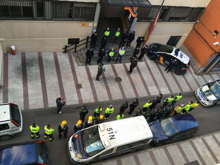 Puertollano: Himno nacional y vivas a España en el homenaje a la Policía Nacional