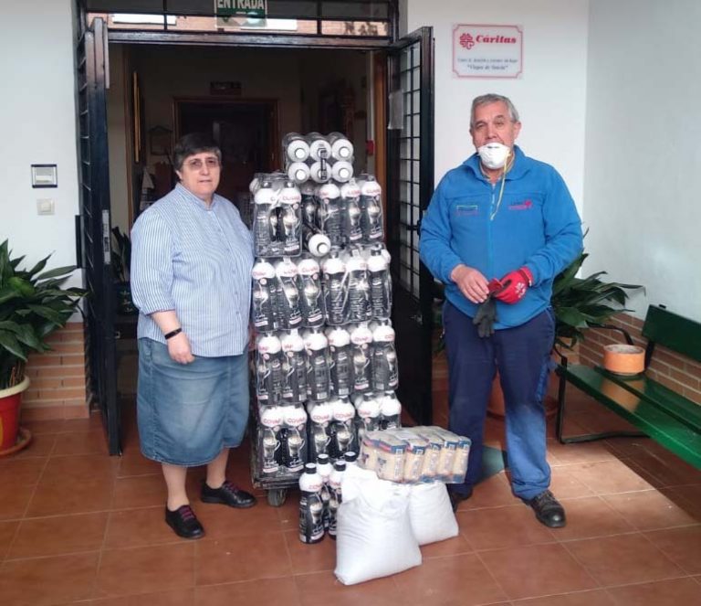 Más generosidad puertollanera: El empresario Juan Carlos Hidalgo dona alimentos al centro de transeúntes y a la residencia de las Hermanas de la Cruz