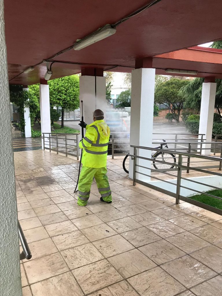 Puertollano: Cespa realiza la desinfección diaria e intensiva de los espacios públicos especialmente sensibles