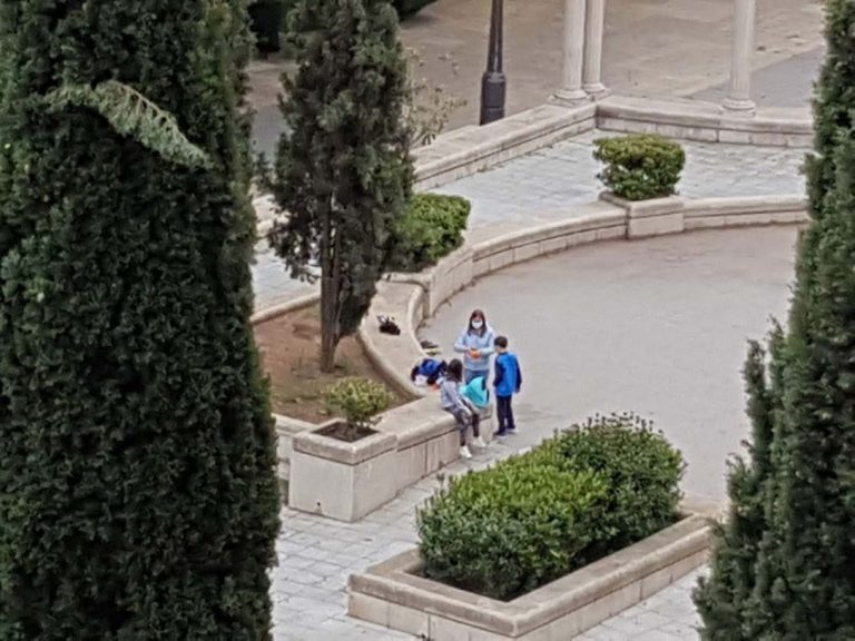 Puertollano: Los niños disipan la desolación de las calles vacías