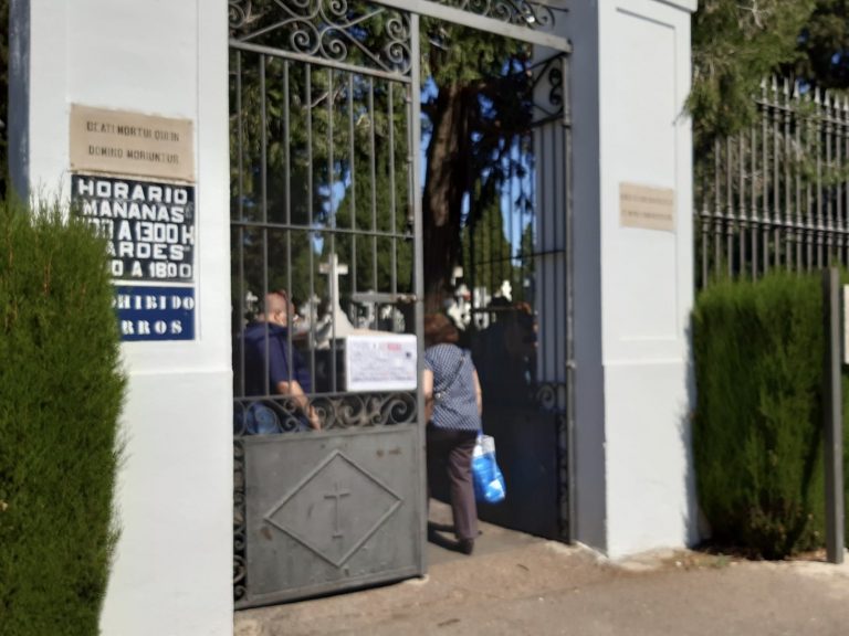 Alrededor de 250 personas al día visitan el Cementerio de Ciudad Real desde su reapertura