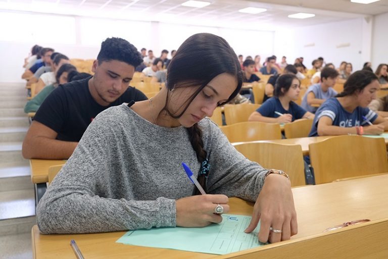 El 96,34 % de estudiantes aprueba la PAU en el distrito universitario de Castilla-La Mancha