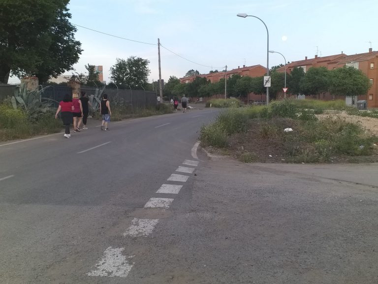 Ciudad Real: Reclaman el acceso digno a la calle Rusia que llevan diez años esperando y que se mejore la limpieza del barrio