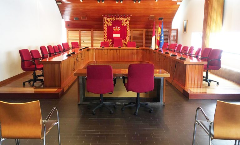 Puertollano: La renuncia a parte de las asignaciones de los grupos políticos, y los contratos de limpieza y alumbrado, a debate en el pleno de este viernes