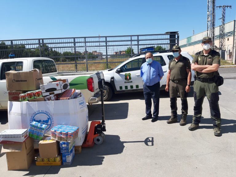 Agentes forestales y medioambientales de toda España recaudan 580 kilos de alimentos para las familias de la provincia