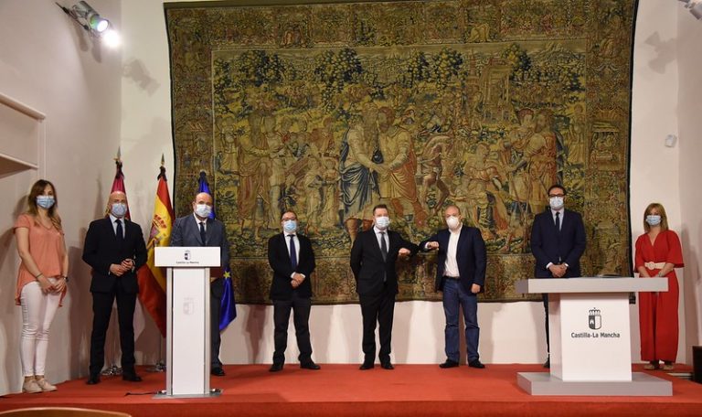 García-Page: “Con este acuerdo gana todo el mundo y no pierde nadie, salvo el que quiera perder”