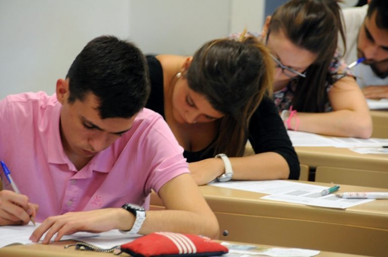 El 93,81 % de los estudiantes aprueba la EvAU en el distrito universitario de Castilla-La Mancha