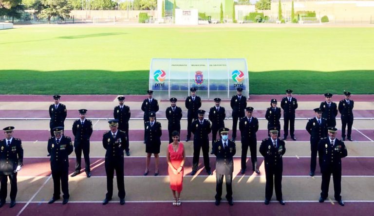 La alcaldesa, en la jura de los policías nacionales que realizaron sus prácticas en Puertollano