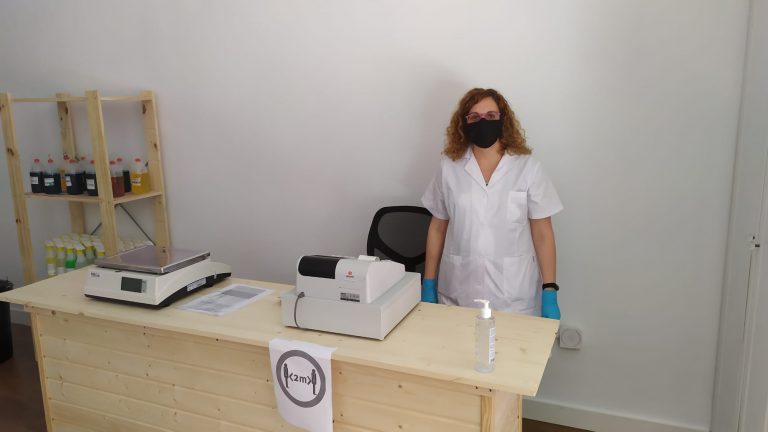 4eco, en su tienda de la calle Tinte, ofrece productos de limpieza ecosostenibles a granel