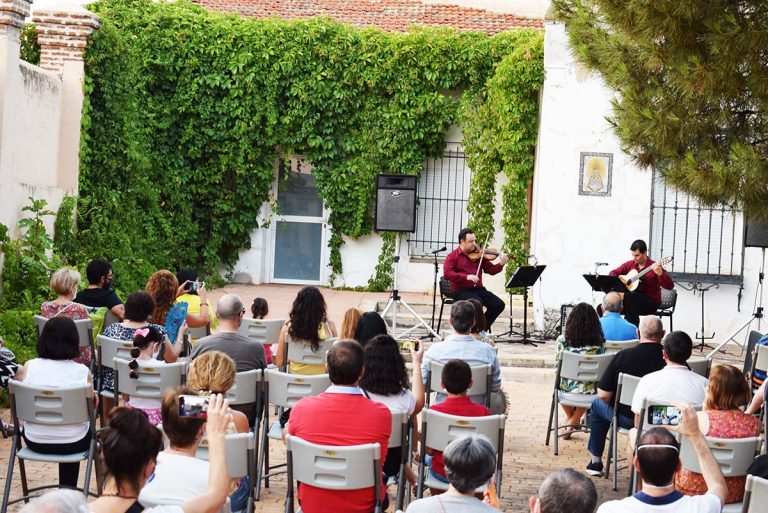 Puertollano: Las bandas sonoras de nuestras vidas, en el concierto de Dúo Belcorde