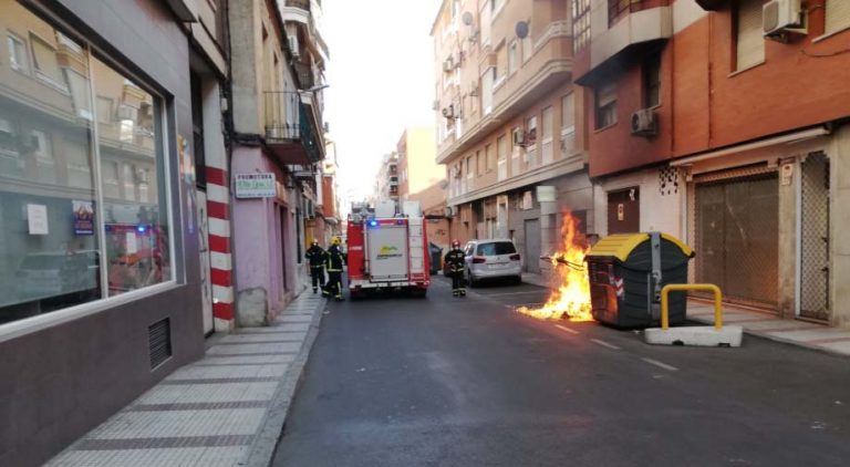 Incendio provocado en un contenedor del centro de Puertollano