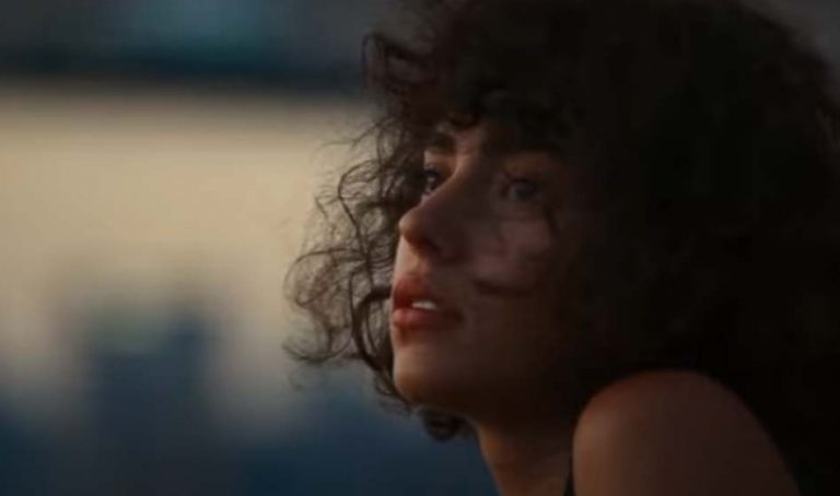 Guindilla Ontanaya, la modelo de Daimiel que protagoniza el provocativo vídeo de los Rolling Stones