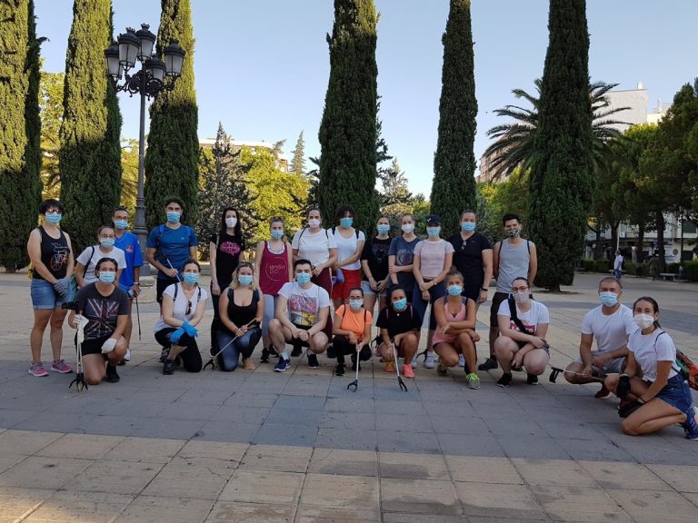 Puertollano: La Asociación Acta non Verba prosigue con su lucha contra la «basuraleza»