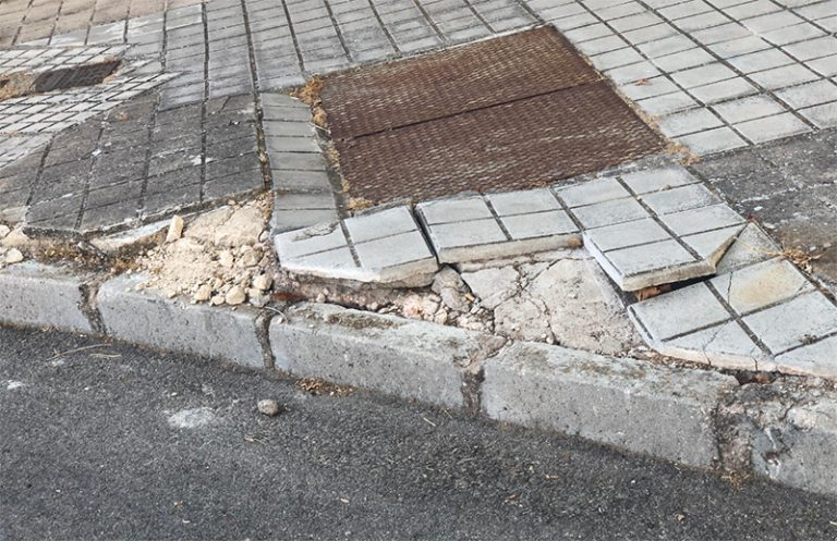 Ciudad Real: Visibilidad en los accesos a la nacional, tráfico pesado y mal estado de acerados, quejas en la zona de Los Girasoles