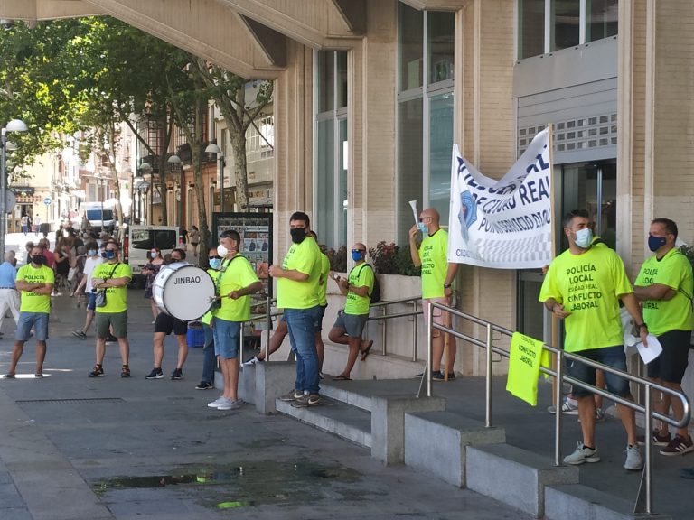Ciudad Real: Los policías locales en conflicto laboral lamentan la falta de avances y se reafirman en la lucha «por un servicio digno»