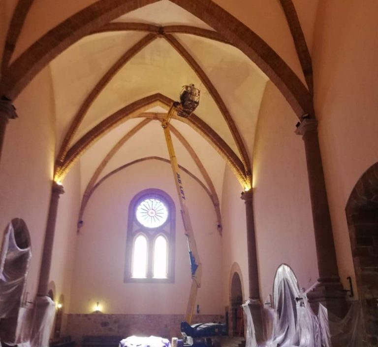 Puertollano: Finaliza la limpieza integral y pintado de la iglesia de La Asunción