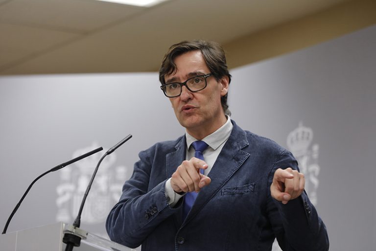 Illa anuncia que la vacunación contra la gripe comenzará en la primera quincena de octubre