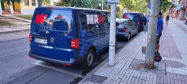 MRW de Puertollano y Bolaños de Calatrava recoge donaciones para llevarlas directamente a Valencia en su flota de furgones