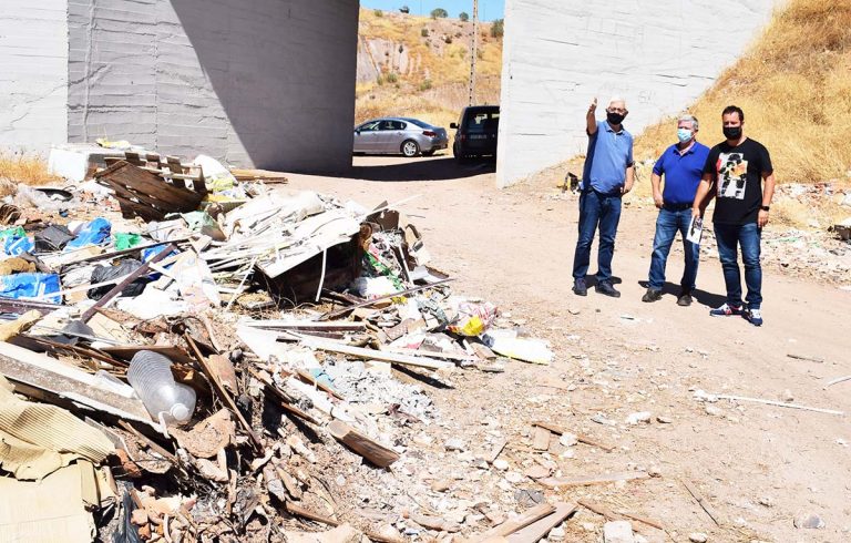 Puertollano: Un plan de limpieza eliminará una veintena de puntos negros de vertidos incontrolados