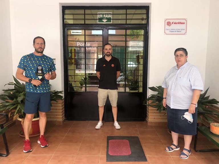 Trabajadores de Repsol llenan de luz el entorno más difícil de Puertollano