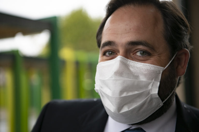 Núñez ve «una excusa» la petición de Ruiz de reprochar a Guarinos y le pide «arrimar el hombro contra la ocupación»