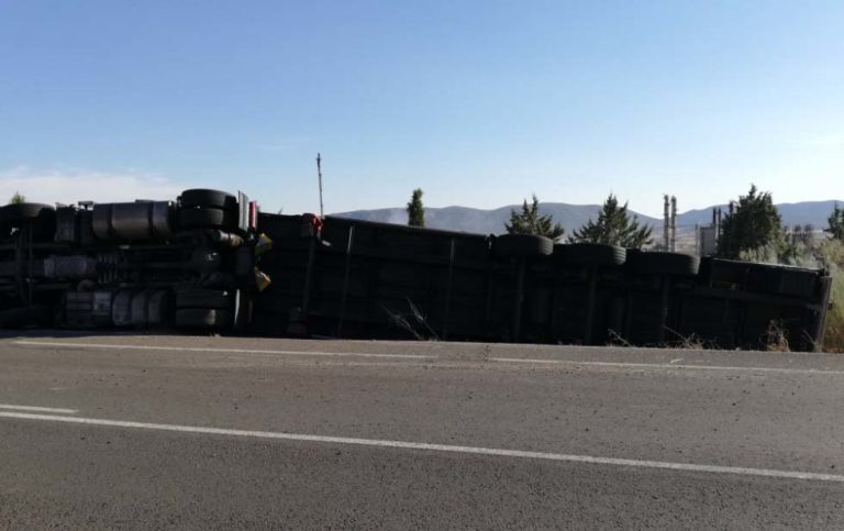 Puertollano: Vuelca un tráiler en las inmediaciones de complejo petroquímico