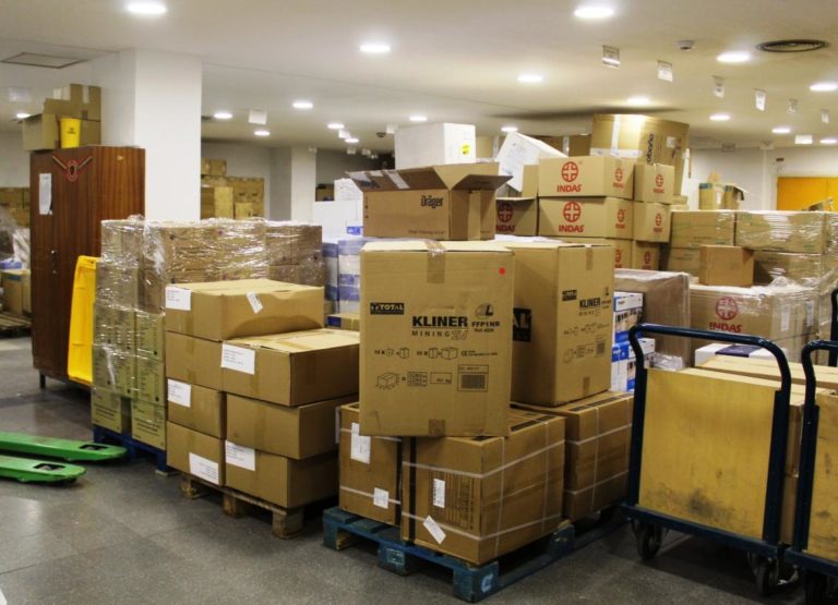 El Gobierno de Castilla-La Mancha ha realizado otro envío de más de medio millón de artículos de protección a los centros sanitarios