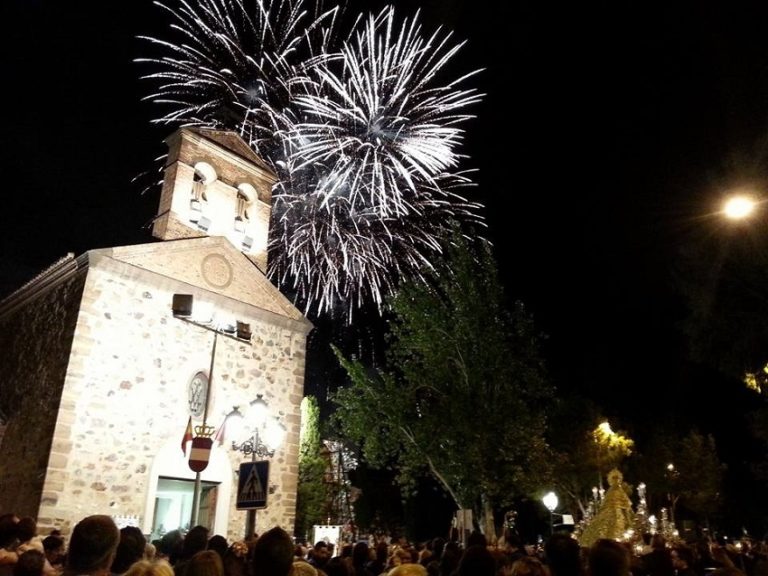 El Ayuntamiento de Puertollano recomienda ver los fuegos artificiales guardando la «distancia social»