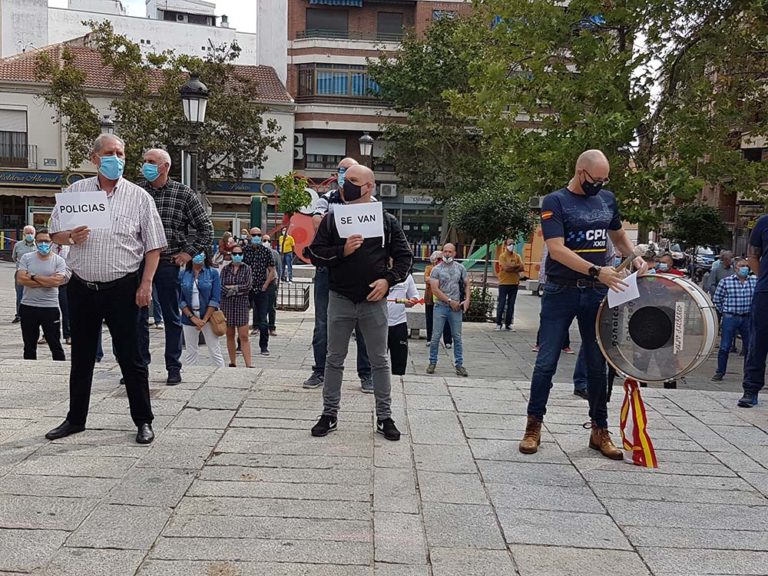 Policías locales de Puertollano claman por mejoras laborales y el equipo de Gobierno pide que las reivindicaciones salariales no primen sobre la seguridad