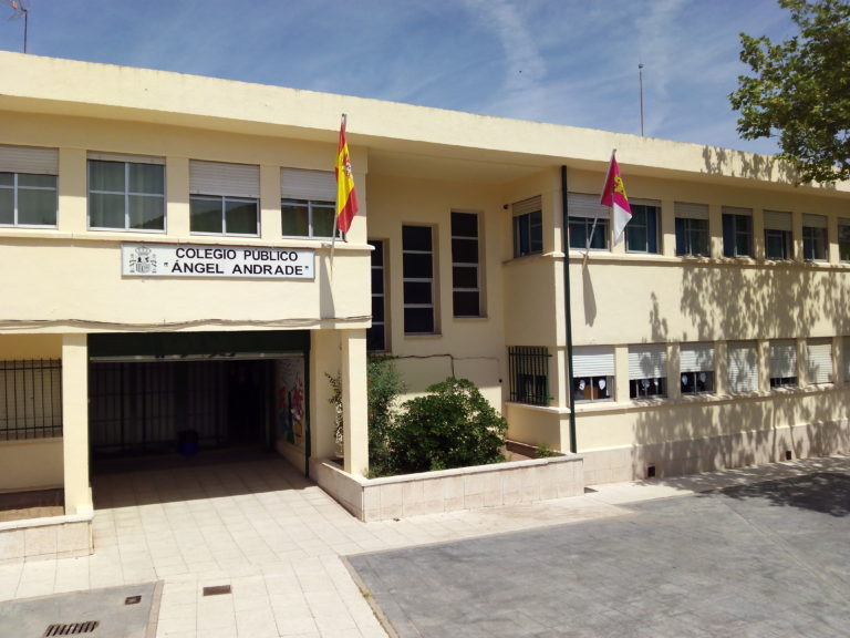 Confinada una clase del colegio Ángel Andrade de Puertollano tras confirmar un positivo por coronavirus
